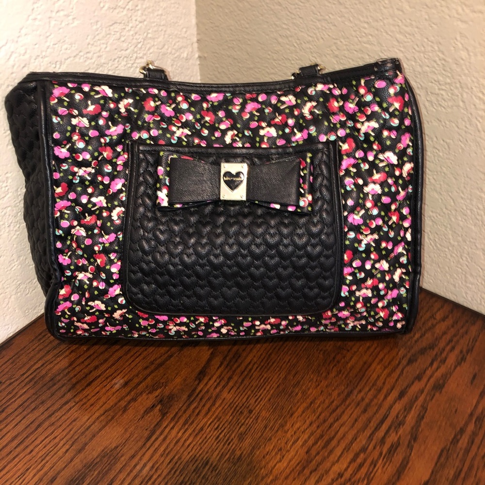 Betsey johnson purse
